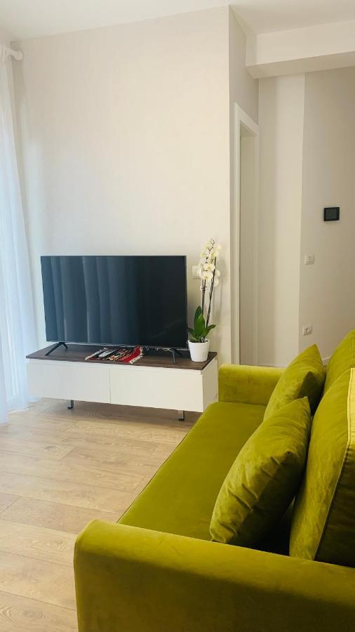 Proper Central Apartment Tirana Buitenkant foto